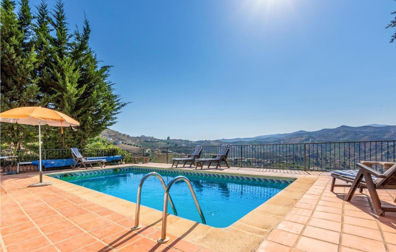 Casa vacanze Pet Friendly In Iznate With Kitchen